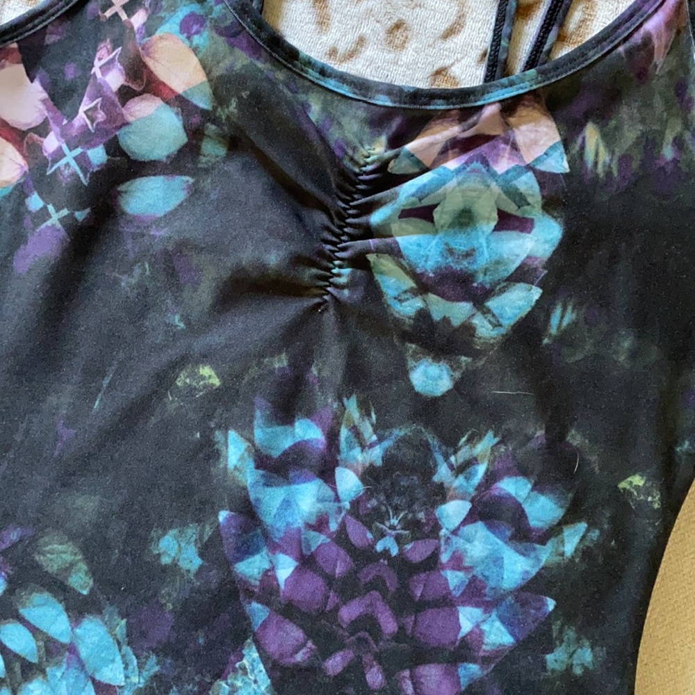 CALIA workout top - Picture 3 of 3